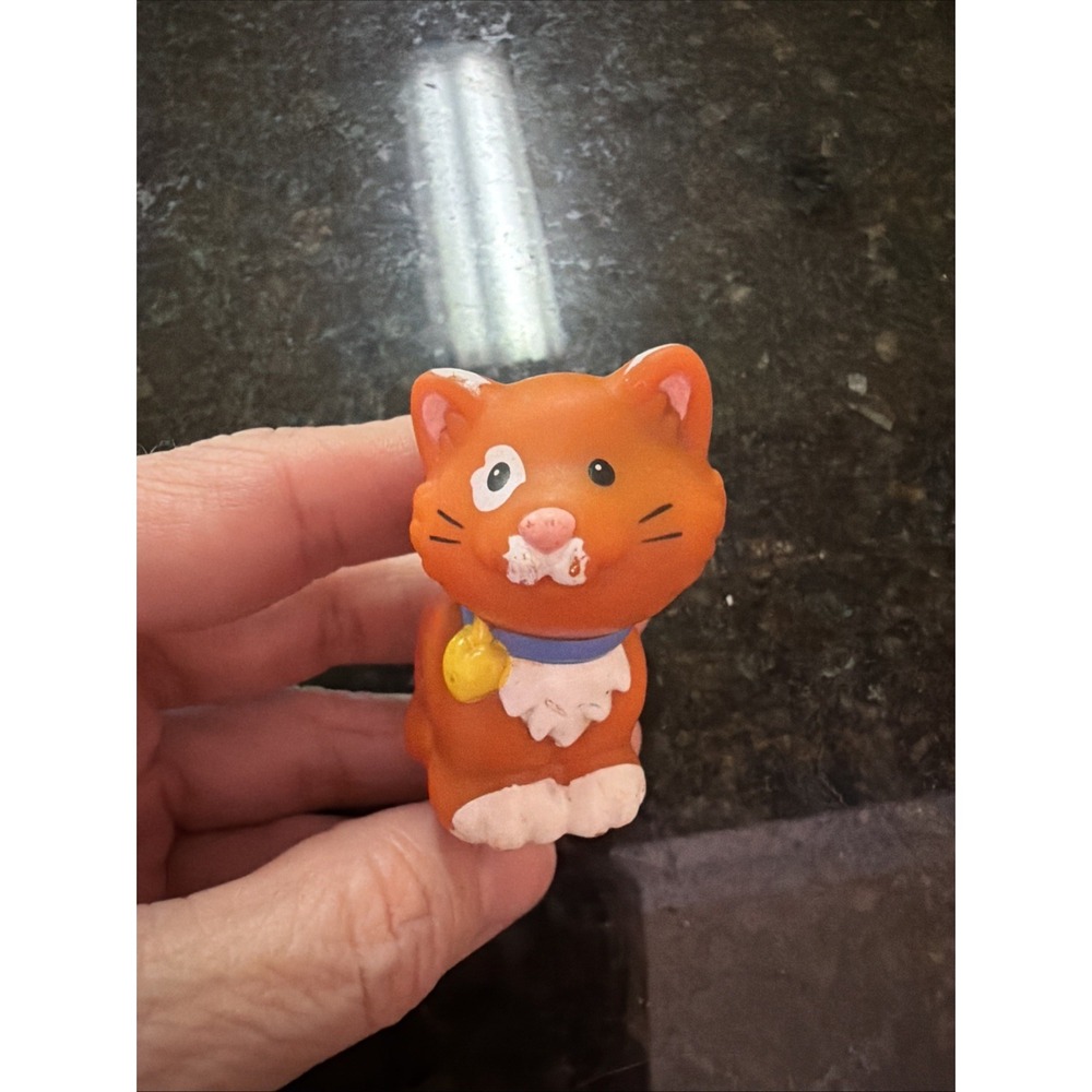 Fisher Price Little People Main Street Orange Pet Cat Kitten Rare Heart Collar